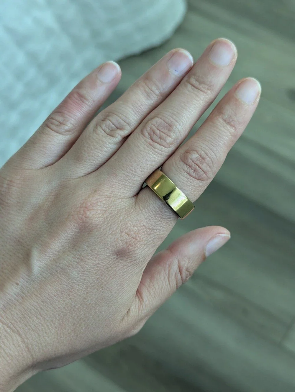 Oura Ring 4 Gold Size 7 | Original Box & Charger | Good Condition
